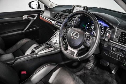 2014 Lexus CT 200h - Thumbnail