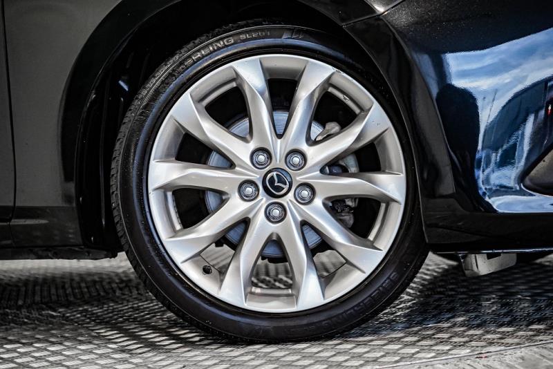 2015 Mazda Axela 20S / 3 LTD