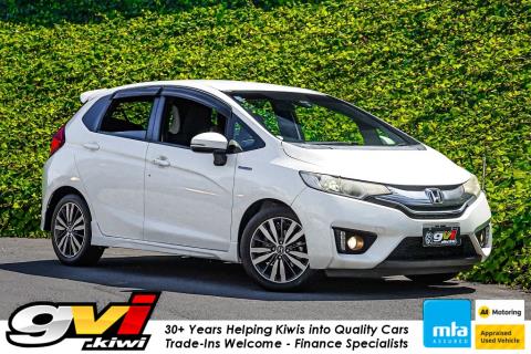 2014 Honda Fit S Hybrid / Jazz RS