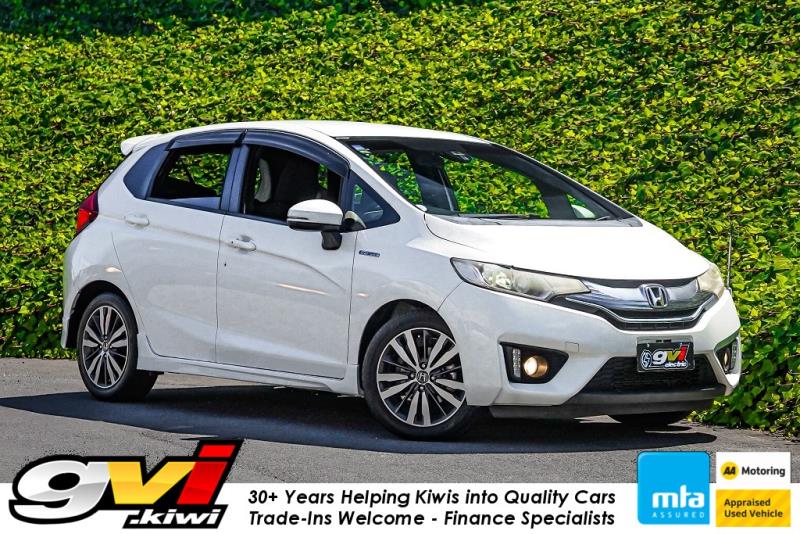 2014 Honda Fit S Hybrid / Jazz RS