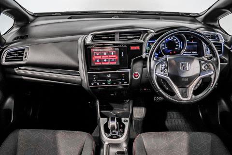 2014 Honda Fit S Hybrid / Jazz RS - Thumbnail