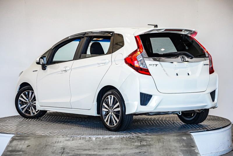 2014 Honda Fit S Hybrid / Jazz RS