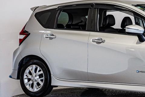 2017 Nissan Note e-Power Medalist - Thumbnail