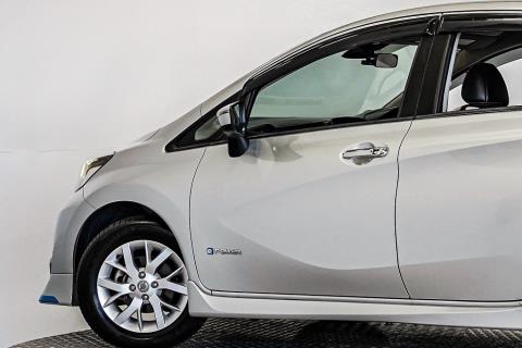 2017 Nissan Note e-Power Medalist - Thumbnail