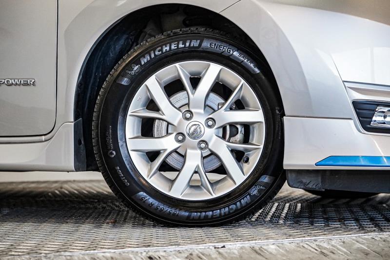 2017 Nissan Note e-Power Medalist