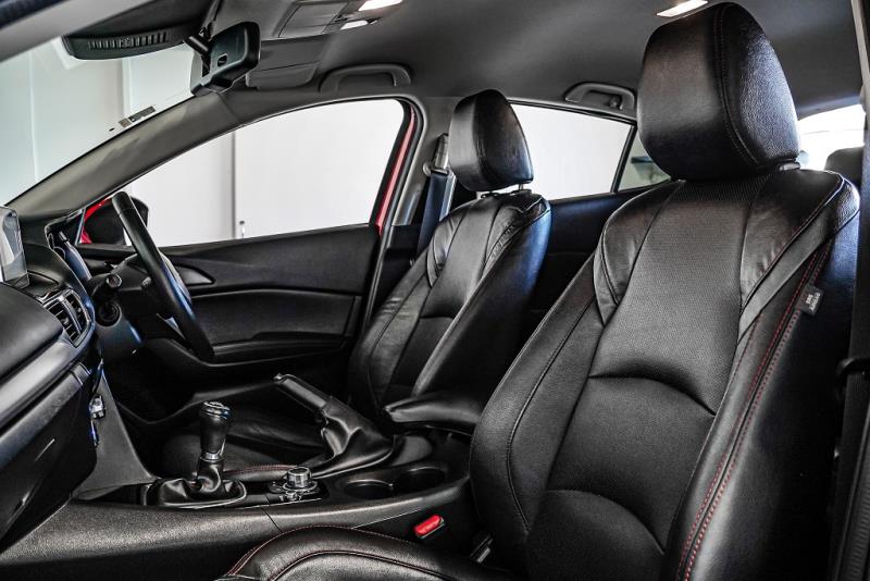 2014 Mazda Axela 20S / 3 Sport