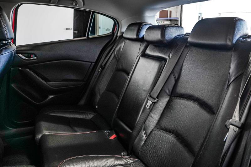2014 Mazda Axela 20S / 3 Sport