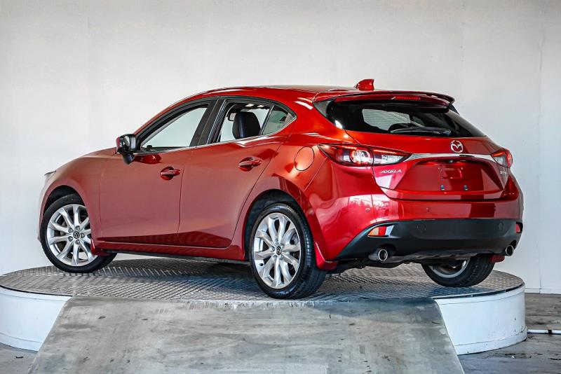 2014 Mazda Axela 20S / 3 Sport