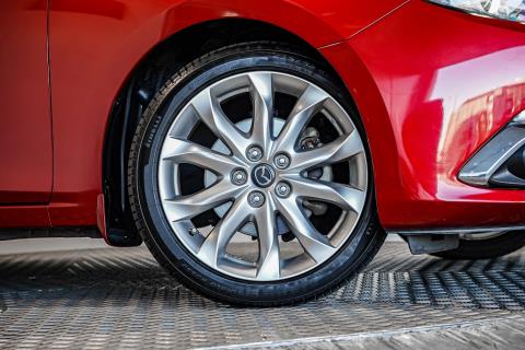 2014 Mazda Axela 20S / 3 Sport - Thumbnail
