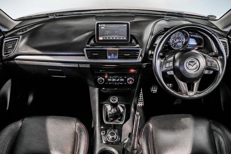 2014 Mazda Axela 20S / 3 Sport
