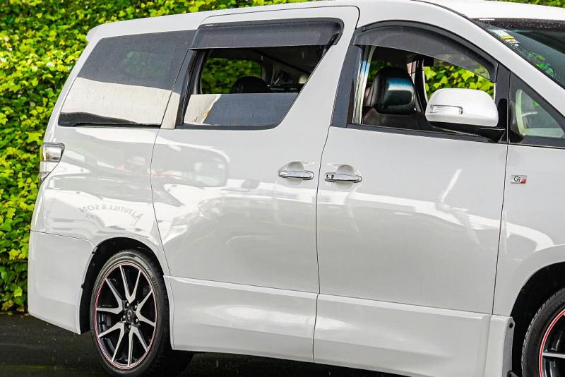 2013 Toyota Vellfire Gs Edition