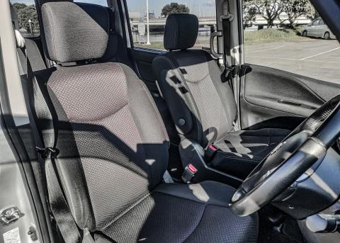 2013 Nissan Serena H-Star Hybrid - Thumbnail