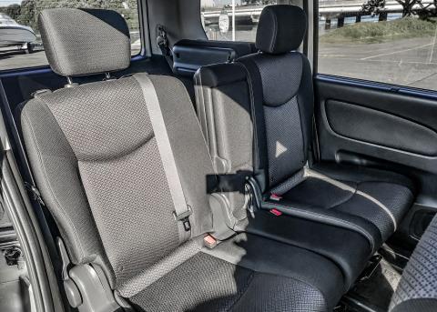 2013 Nissan Serena H-Star Hybrid - Thumbnail