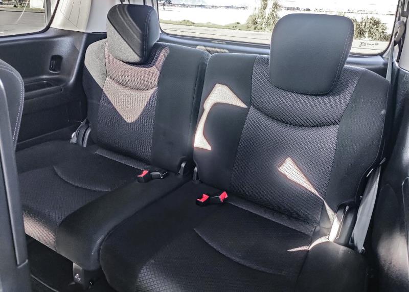 2013 Nissan Serena H-Star Hybrid