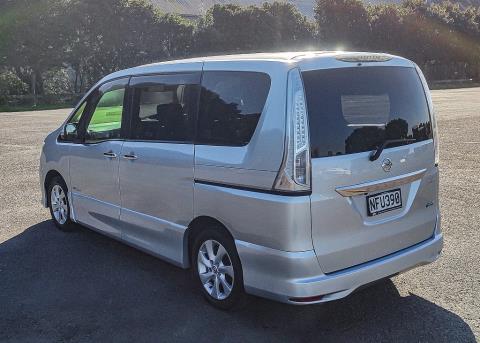 2013 Nissan Serena H-Star Hybrid - Thumbnail