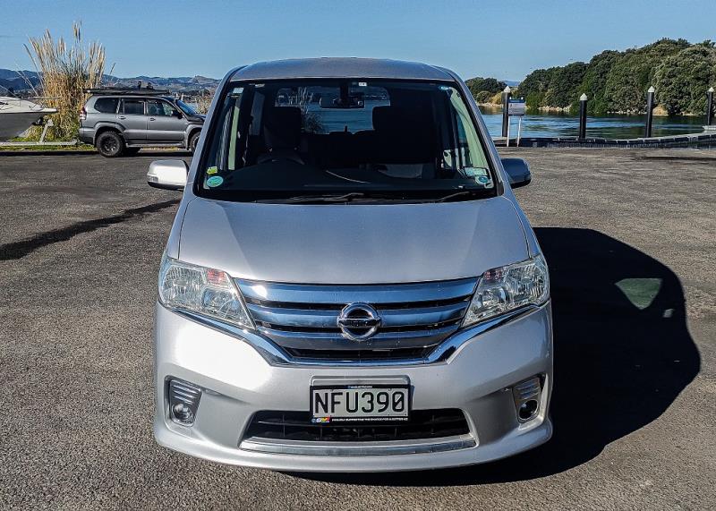 2013 Nissan Serena H-Star Hybrid