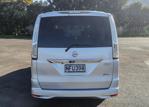 2013 Nissan Serena H-Star Hybrid - Thumbnail