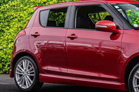 2013 Suzuki Swift Sport - Thumbnail