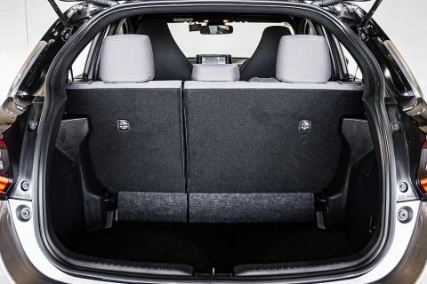 2020 Toyota Yaris G Hybrid / Vitz - Thumbnail