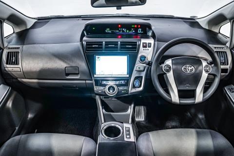 2012 Toyota Prius Alpha S - Thumbnail