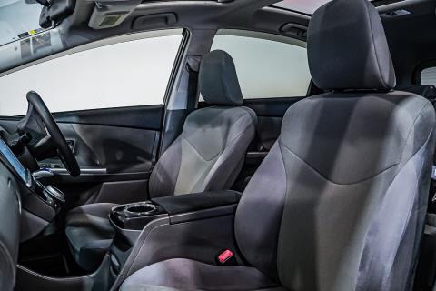 2012 Toyota Prius Alpha S - Thumbnail