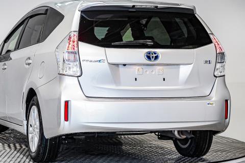 2012 Toyota Prius Alpha S - Thumbnail