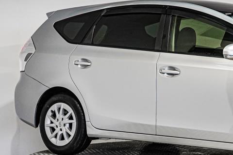 2012 Toyota Prius Alpha S - Thumbnail