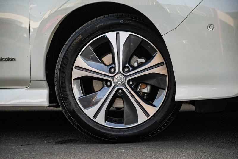 2018 Nissan Leaf 40G Full English