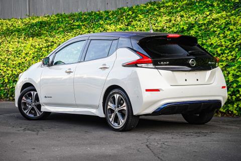 2018 Nissan Leaf 40G Full English - Thumbnail