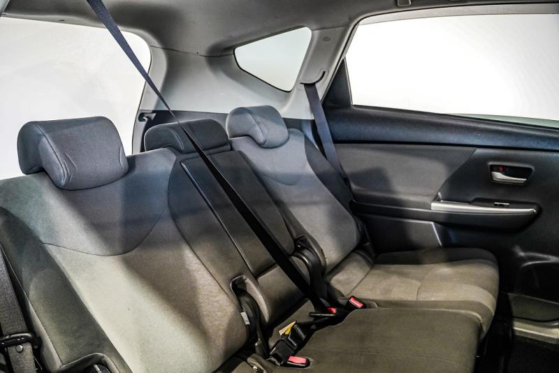 2013 Toyota Prius Alpha S