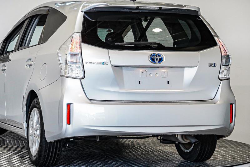 2013 Toyota Prius Alpha S