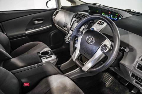 2013 Toyota Prius Alpha S - Thumbnail