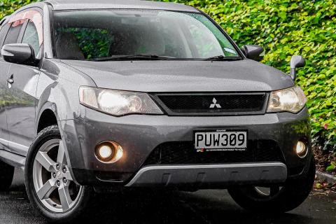 2009 Mitsubishi Outlander - Thumbnail