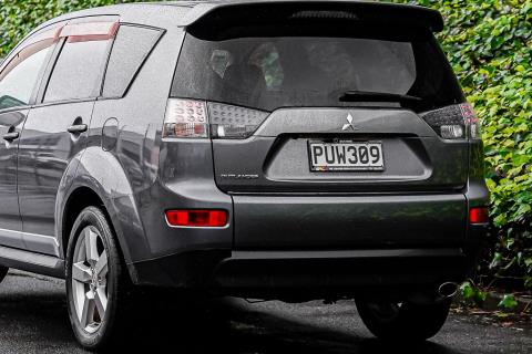 2009 Mitsubishi Outlander - Thumbnail