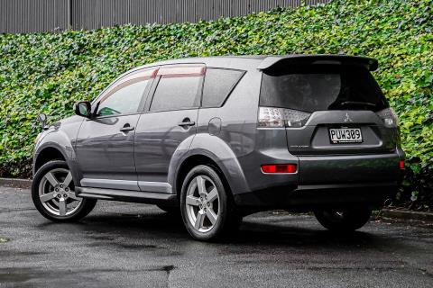 2009 Mitsubishi Outlander - Thumbnail