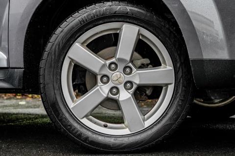 2009 Mitsubishi Outlander - Thumbnail
