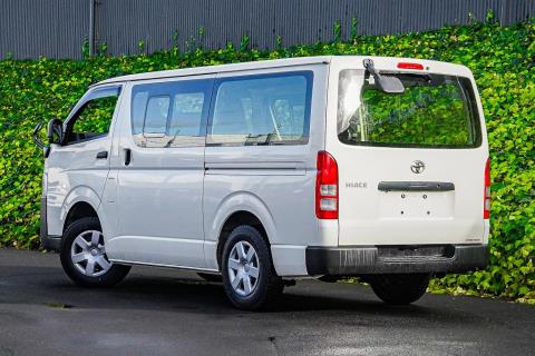 2022 Toyota Hiace ZL 5 Door - Thumbnail