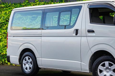 2022 Toyota Hiace ZL 5 Door - Thumbnail