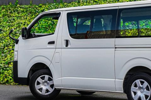 2022 Toyota Hiace ZL 5 Door - Thumbnail