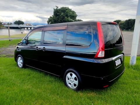 2008 Nissan Serena 8 Seater - Thumbnail