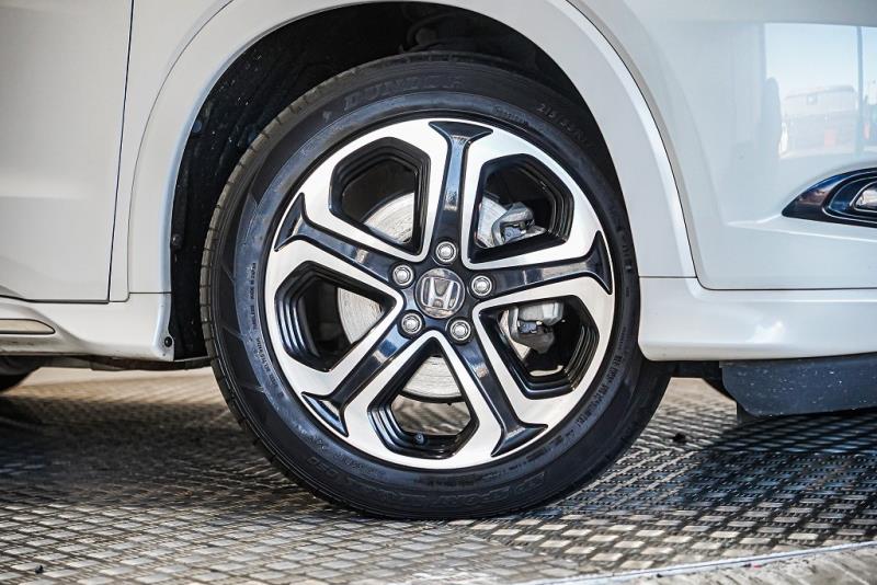 2017 Honda Vezel Z Hybrid / HR-V