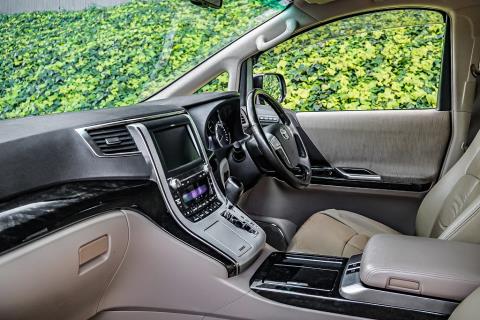 2012 Toyota Alphard Hybrid / Vellfire - Thumbnail