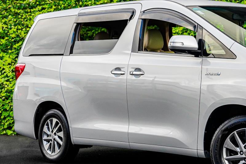 2012 Toyota Alphard Hybrid / Vellfire