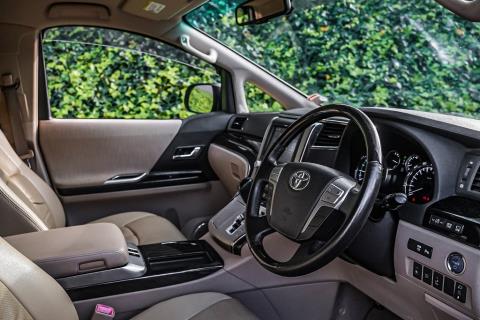 2012 Toyota Alphard Hybrid / Vellfire - Thumbnail