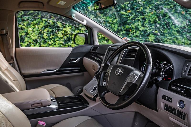 2012 Toyota Alphard Hybrid / Vellfire