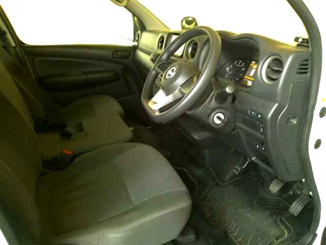 2022 Nissan NV350 6 Seater