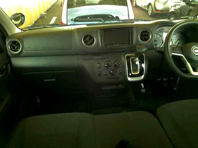 2022 Nissan NV350 6 Seater