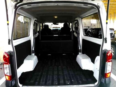 2022 Nissan NV350 6 Seater - Thumbnail