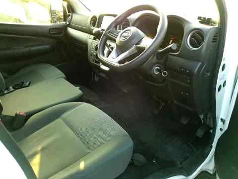 2022 Nissan NV350 6 Seater - Thumbnail