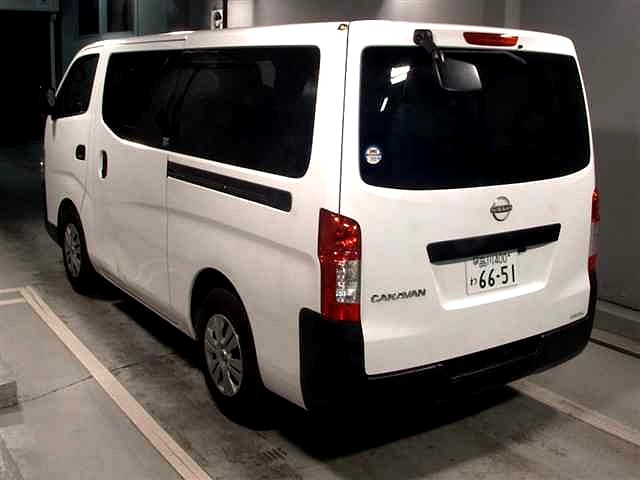 2022 Nissan NV350 6 Seater